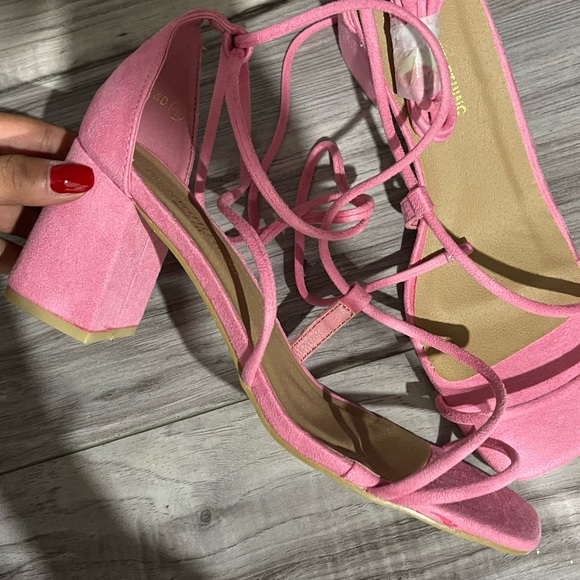 PRETTYLITTLETHING PINK HEELS - Picture 2 of 3